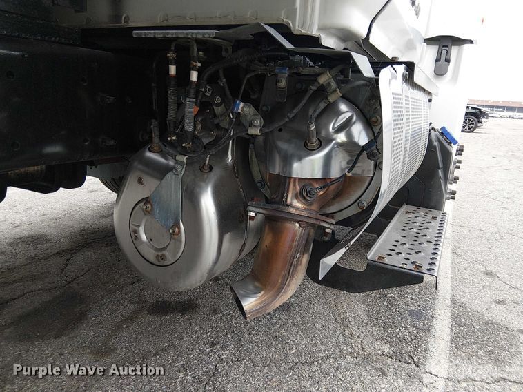 image for item YA1506 2018 Hino 268A flatbed truck