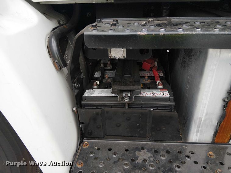 image for item YA1506 2018 Hino 268A flatbed truck