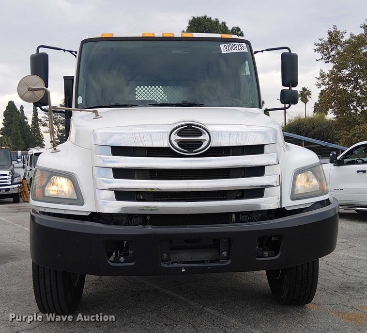 image for item YA1506 2018 Hino 268A flatbed truck