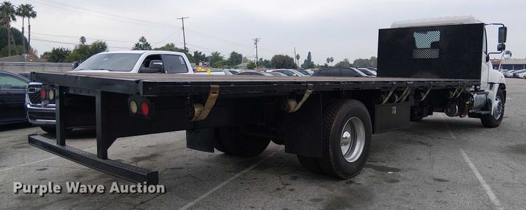 image for item YA1506 2018 Hino 268A flatbed truck