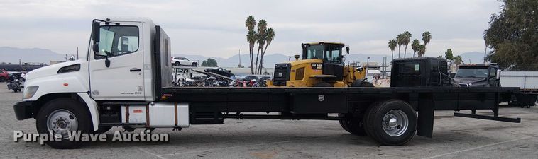 image for item YA1506 2018 Hino 268A flatbed truck