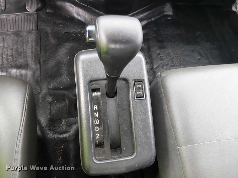 image for item YA1506 2018 Hino 268A flatbed truck