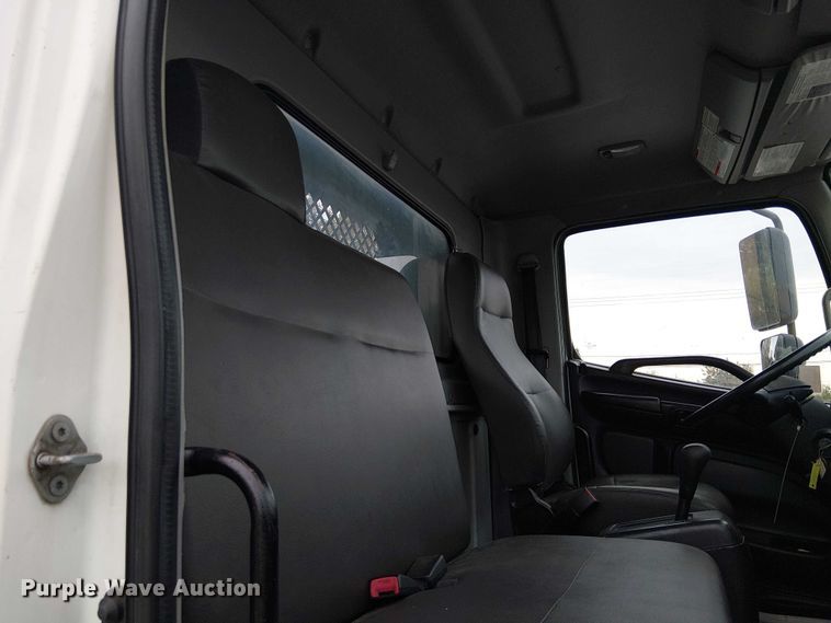 image for item YA1506 2018 Hino 268A flatbed truck