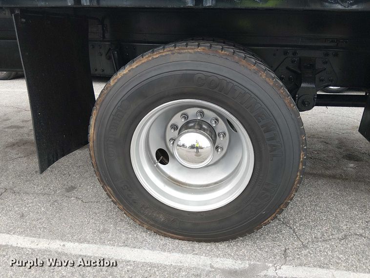 image for item YA1506 2018 Hino 268A flatbed truck