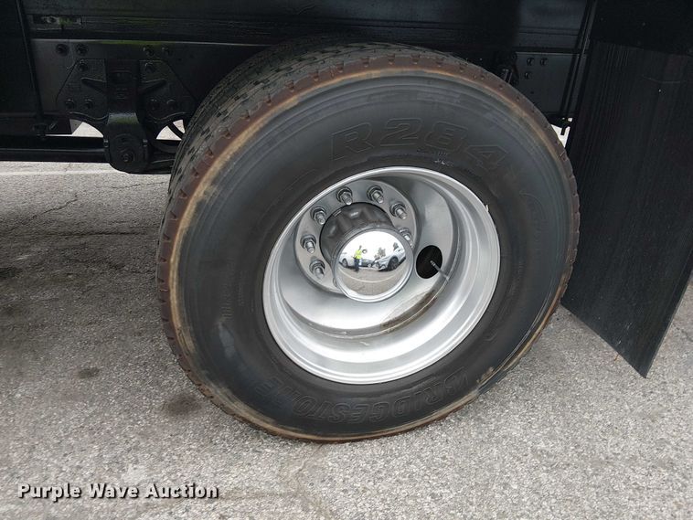 image for item YA1506 2018 Hino 268A flatbed truck