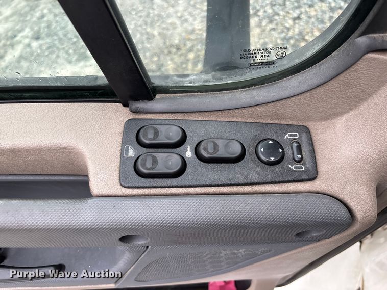 image for item YA1508 2016 Freightliner Cascadia semi truck