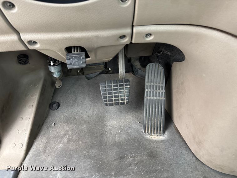 image for item YA1508 2016 Freightliner Cascadia semi truck