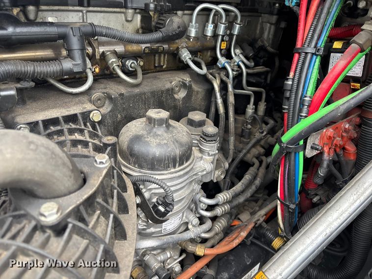 image for item YA1508 2016 Freightliner Cascadia semi truck