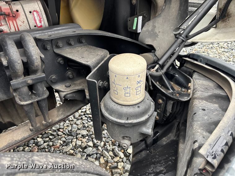 image for item YA1508 2016 Freightliner Cascadia semi truck