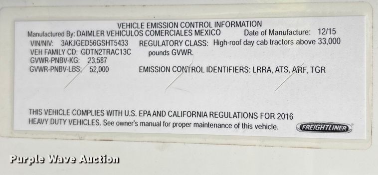 image for item YA1508 2016 Freightliner Cascadia semi truck