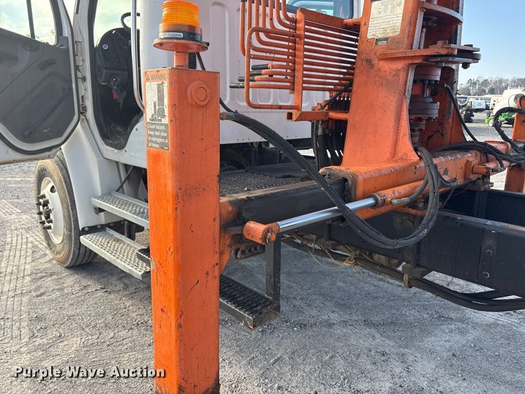 image for item YA1604 2008 Freightliner Business Class M2 grapple truck