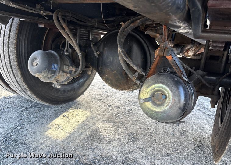 image for item YA1604 2008 Freightliner Business Class M2 grapple truck