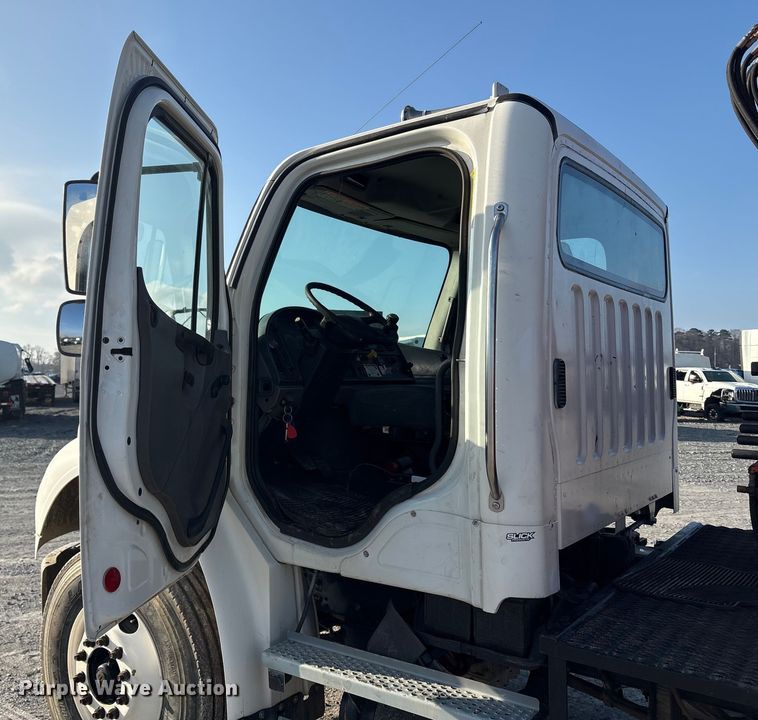 image for item YA1604 2008 Freightliner Business Class M2 grapple truck