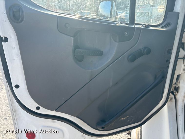 image for item YA1604 2008 Freightliner Business Class M2 grapple truck