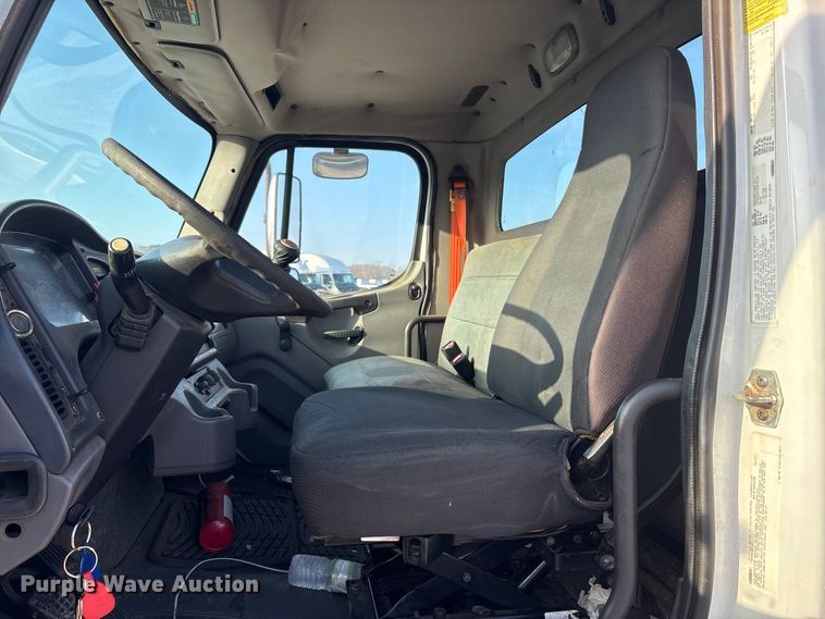 image for item YA1604 2008 Freightliner Business Class M2 grapple truck