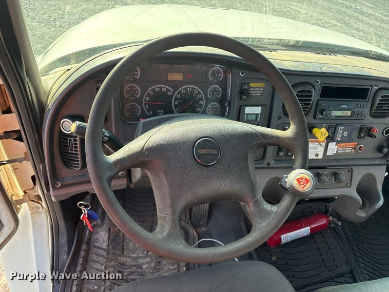 image for item YA1604 2008 Freightliner Business Class M2 grapple truck