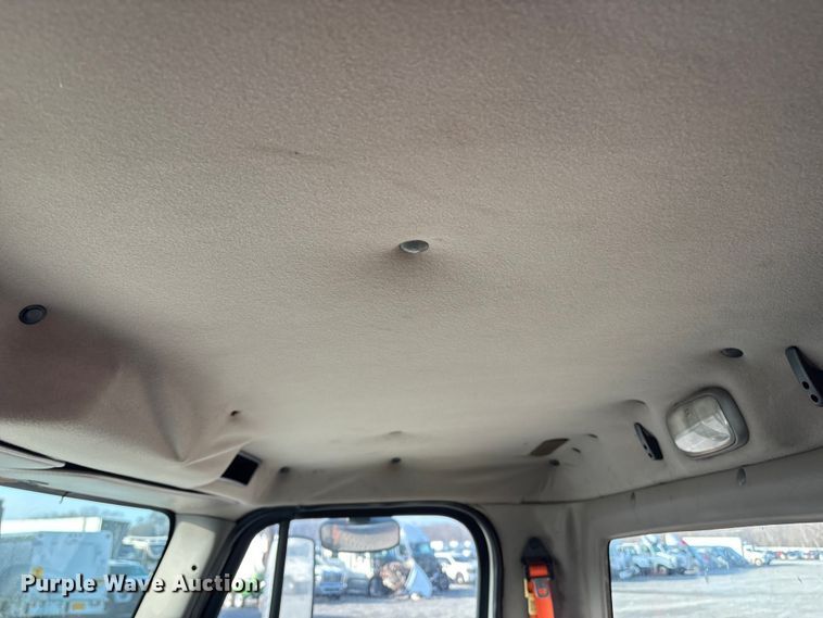 image for item YA1604 2008 Freightliner Business Class M2 grapple truck