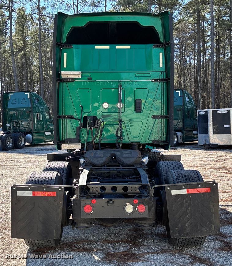 image for item YA1624 2020 International LT625 semi truck