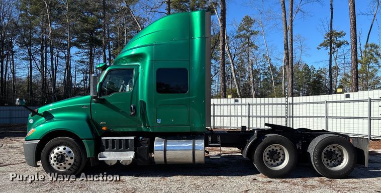 image for item YA1624 2020 International LT625 semi truck