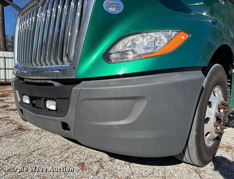 image for item YA1624 2020 International LT625 semi truck