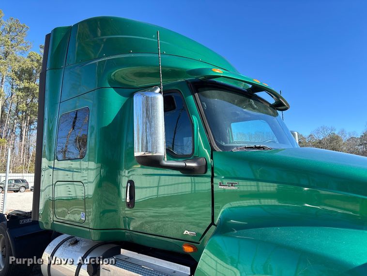 image for item YA1624 2020 International LT625 semi truck