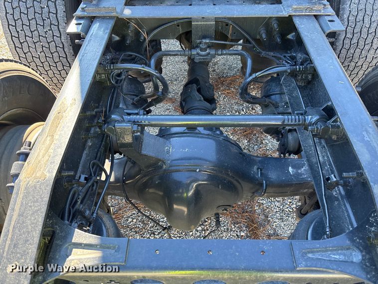 image for item YA1624 2020 International LT625 semi truck