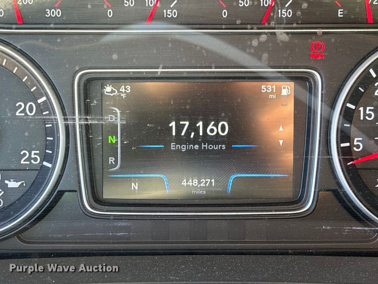 image for item YA1624 2020 International LT625 semi truck