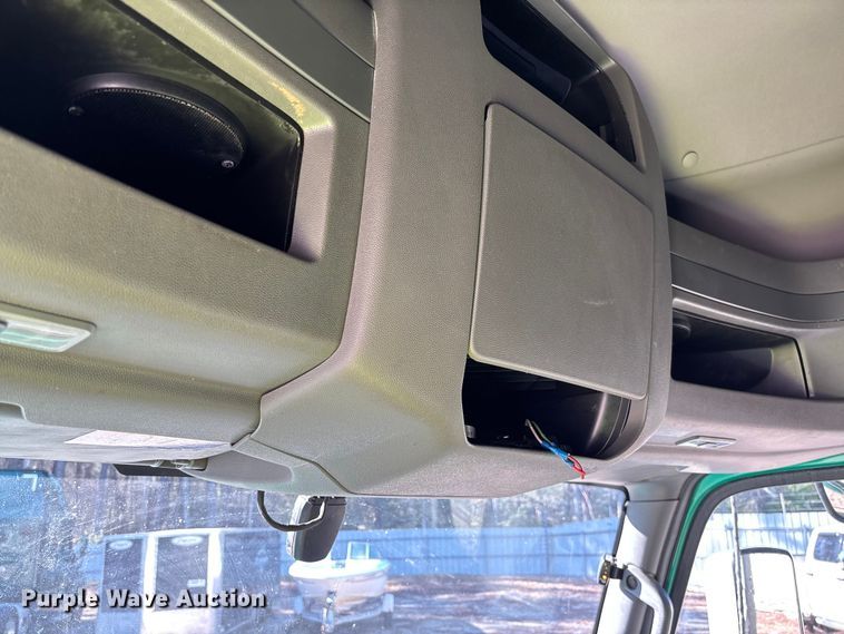 image for item YA1624 2020 International LT625 semi truck