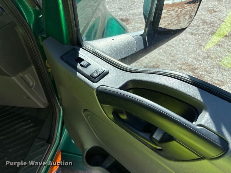 image for item YA1624 2020 International LT625 semi truck