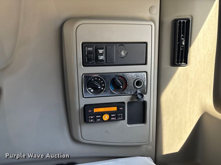 image for item YA1624 2020 International LT625 semi truck