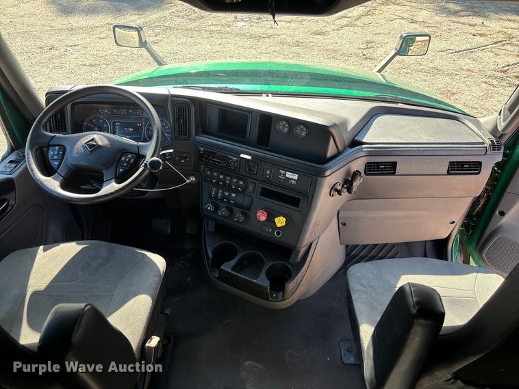 image for item YA1624 2020 International LT625 semi truck