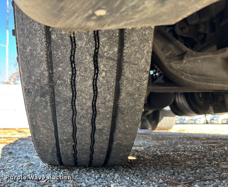 image for item YA1624 2020 International LT625 semi truck