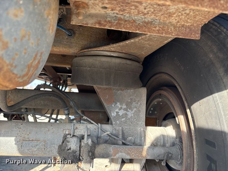 image for item YA1670 1999 Wabash DVCVHPC dry van trailer