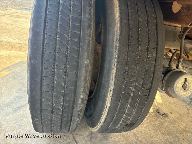 image for item YA1670 1999 Wabash DVCVHPC dry van trailer