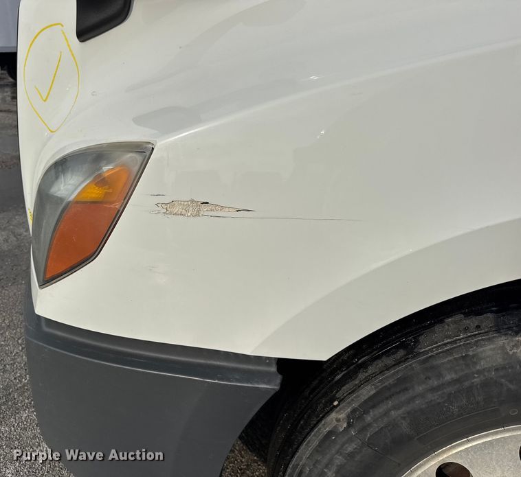 image for item YA1675 2018 Freightliner Cascadia semi truck