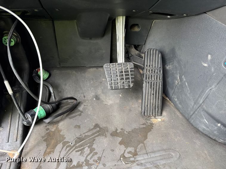 image for item YA1675 2018 Freightliner Cascadia semi truck