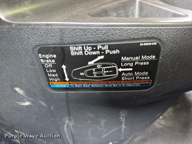 image for item YA1675 2018 Freightliner Cascadia semi truck