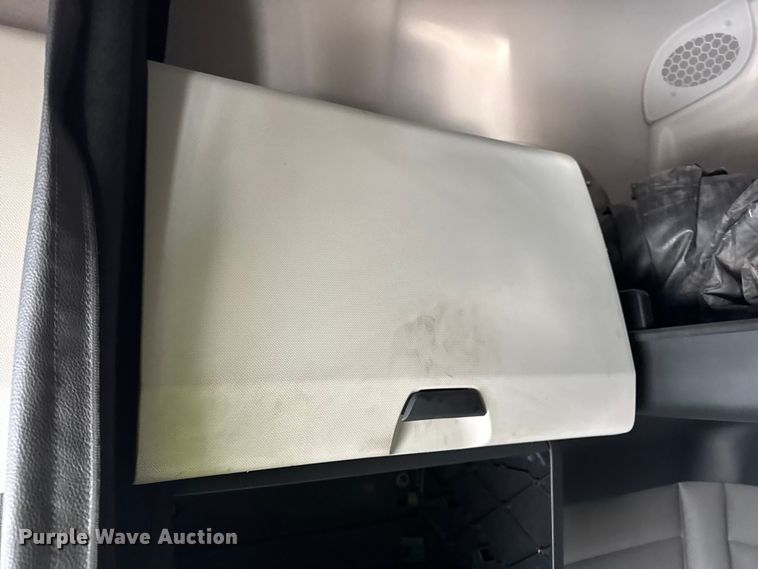 image for item YA1675 2018 Freightliner Cascadia semi truck