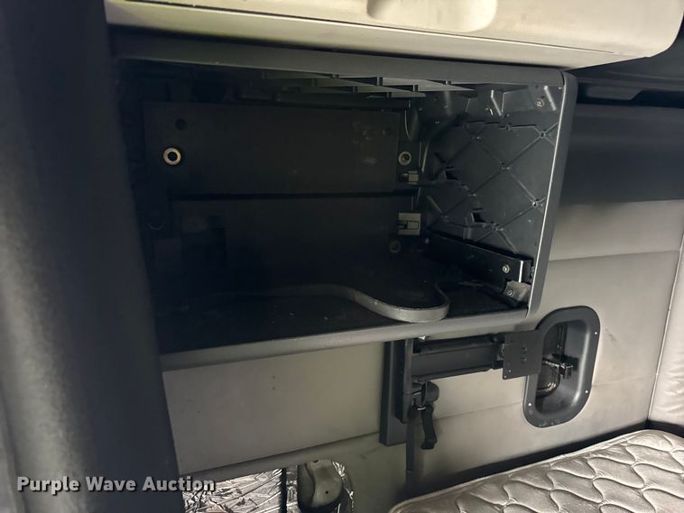 image for item YA1675 2018 Freightliner Cascadia semi truck