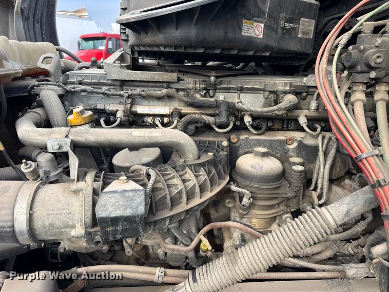 image for item YA1675 2018 Freightliner Cascadia semi truck