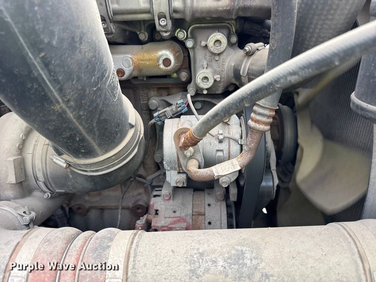 image for item YA1675 2018 Freightliner Cascadia semi truck