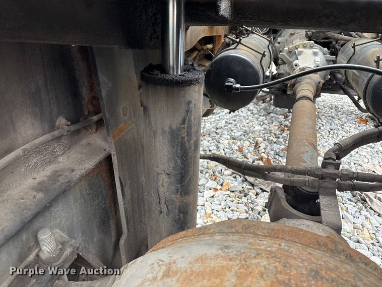 image for item YA1708 2004 Capacity TJ5000 yard truck