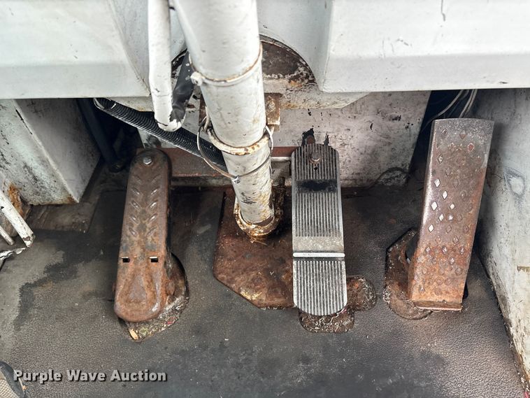 image for item YA1708 2004 Capacity TJ5000 yard truck