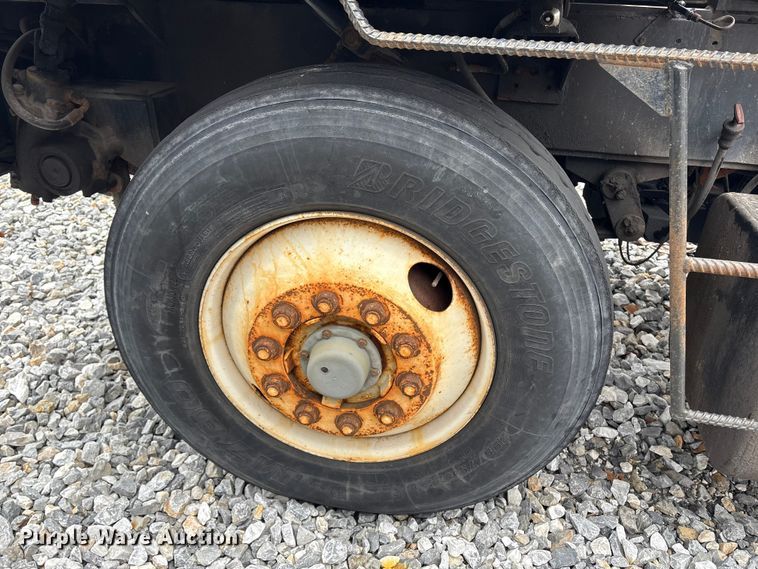 image for item YA1708 2004 Capacity TJ5000 yard truck