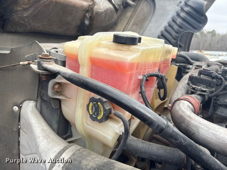 image for item YA1779 2015 Freightliner Cascadia semi truck