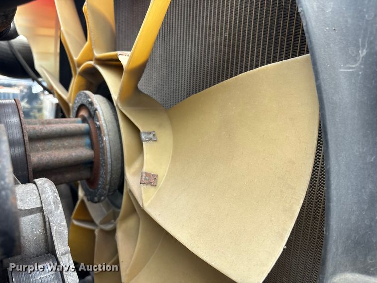 image for item YA1779 2015 Freightliner Cascadia semi truck