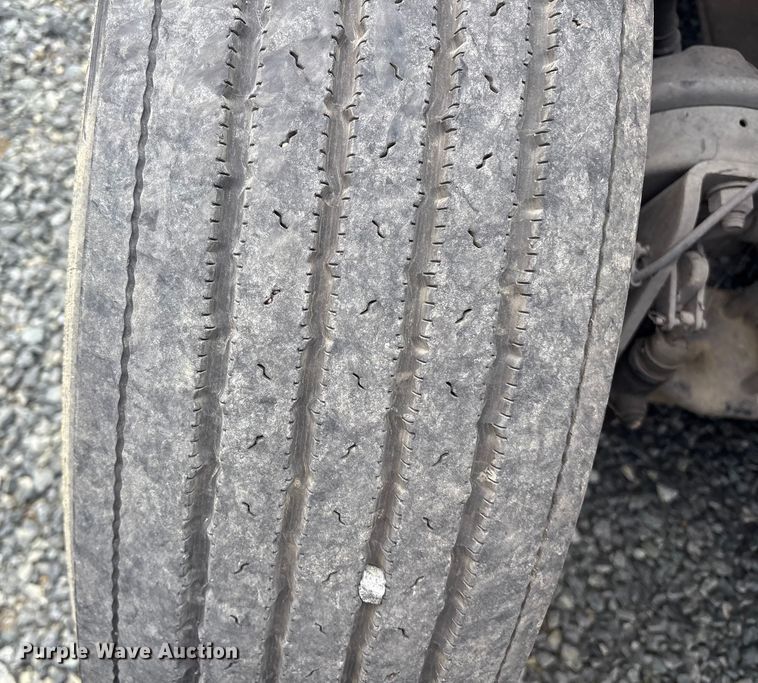 image for item YA1779 2015 Freightliner Cascadia semi truck