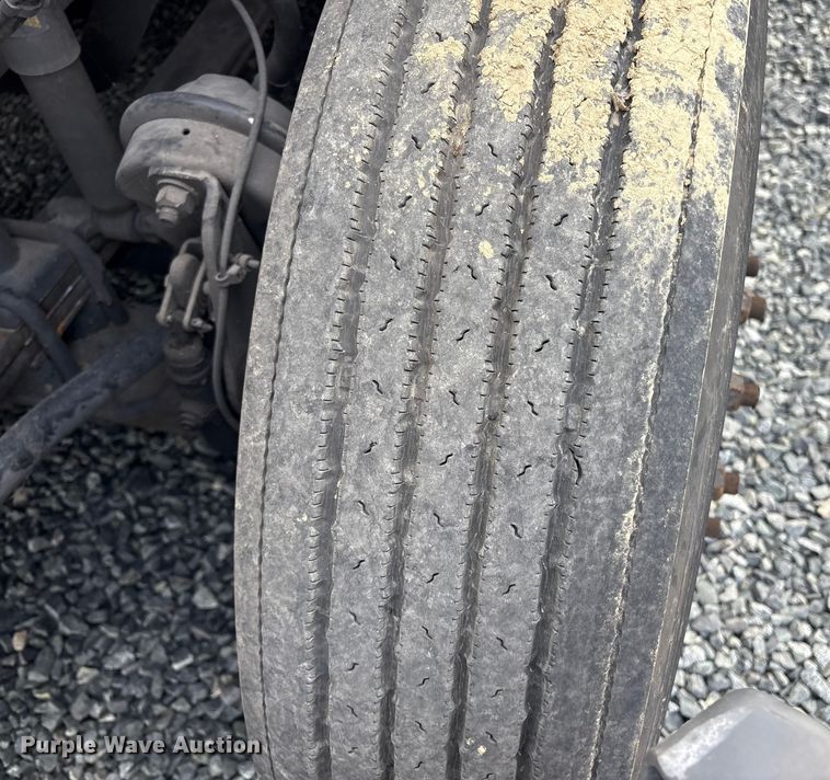 image for item YA1779 2015 Freightliner Cascadia semi truck