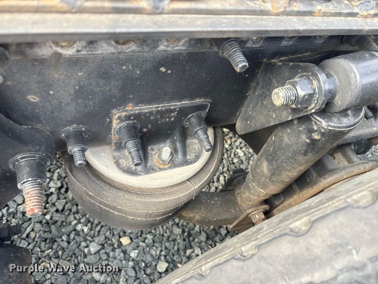 image for item YA1779 2015 Freightliner Cascadia semi truck