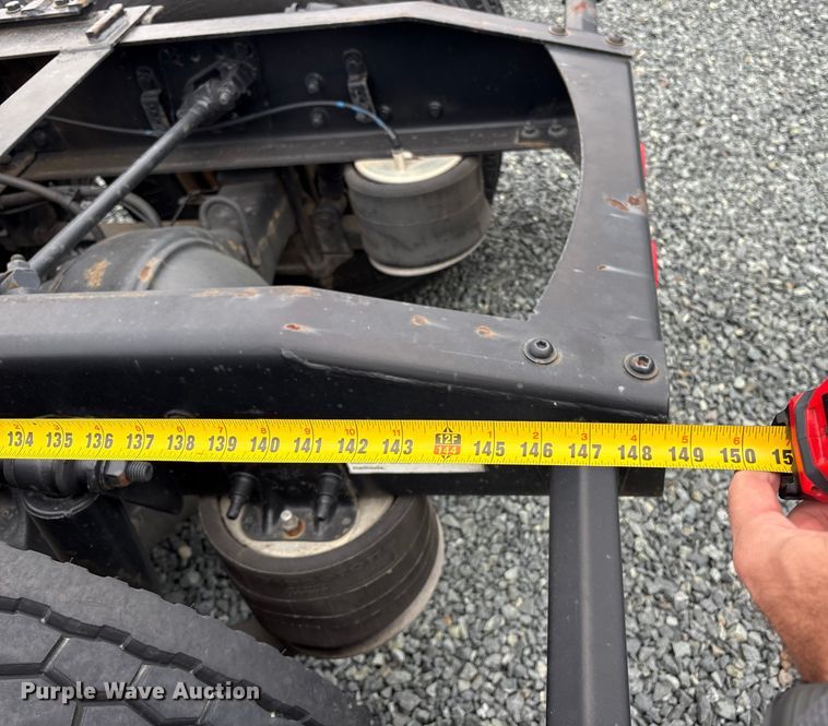 image for item YA1779 2015 Freightliner Cascadia semi truck